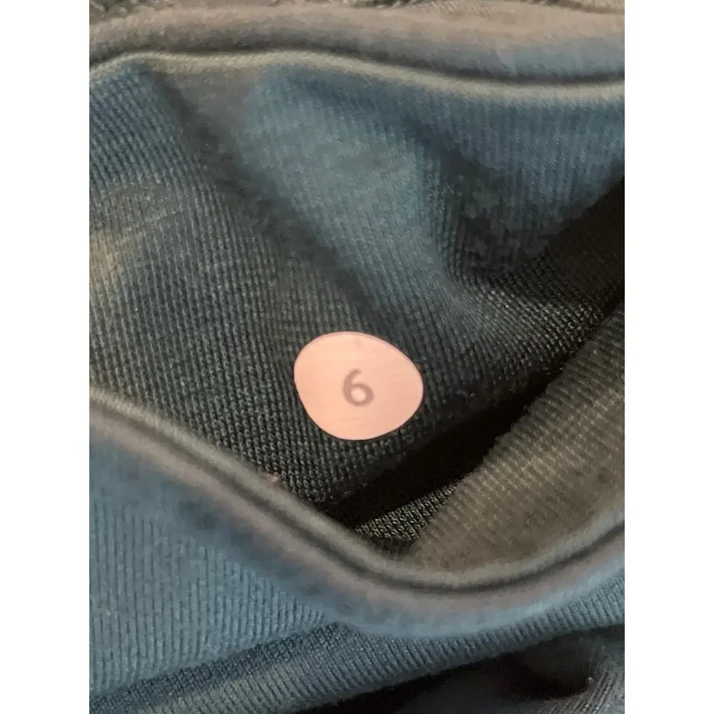 Lululemon Size 6 Criss Cross Back with Mesh Emerald Green Workout Yoga Gym - Picture 7 of 9